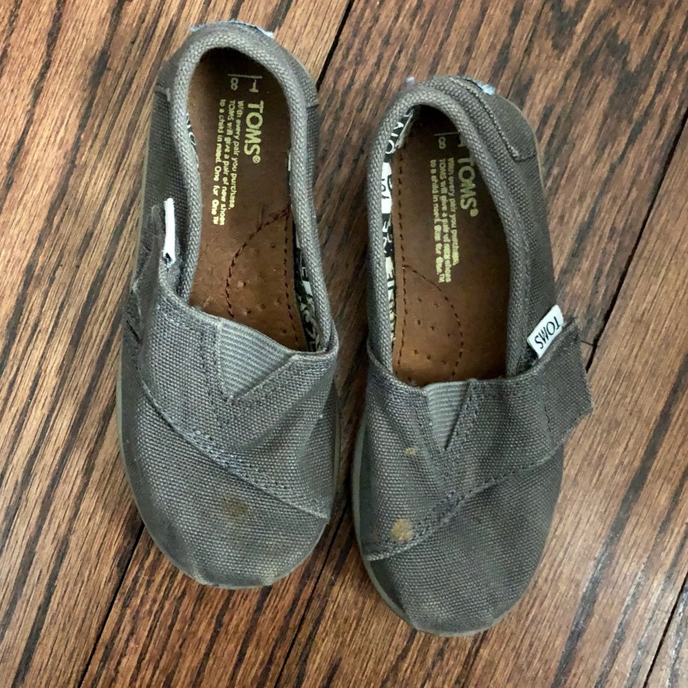 TOMS Tiny Ash Grey Alpargata. Toddler Size 8.